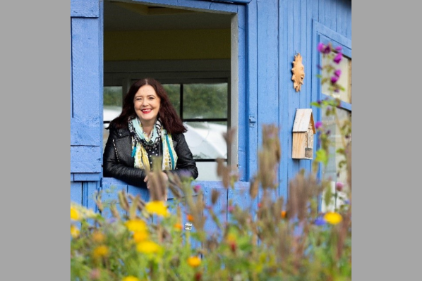 Amanda Slevin Headshot 2