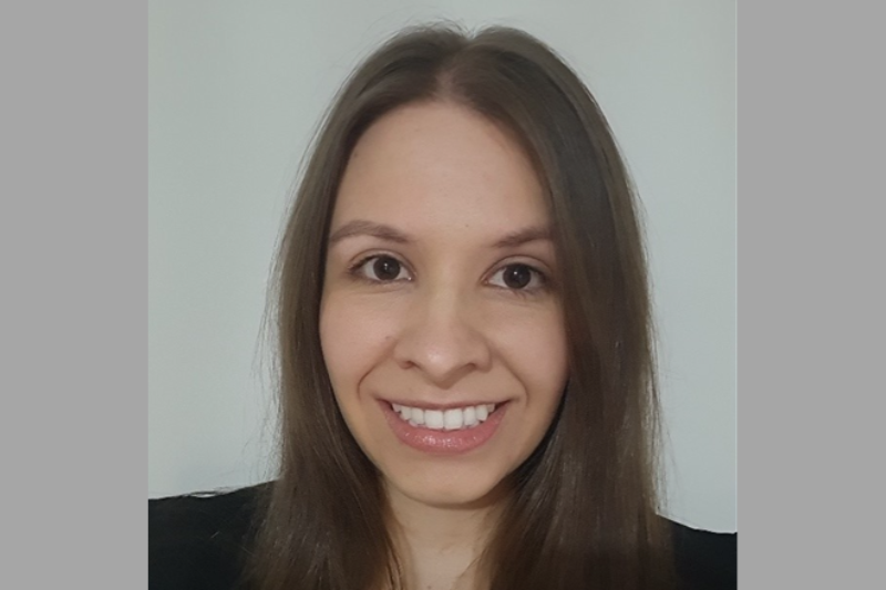 Larissa Lima Headshot 2